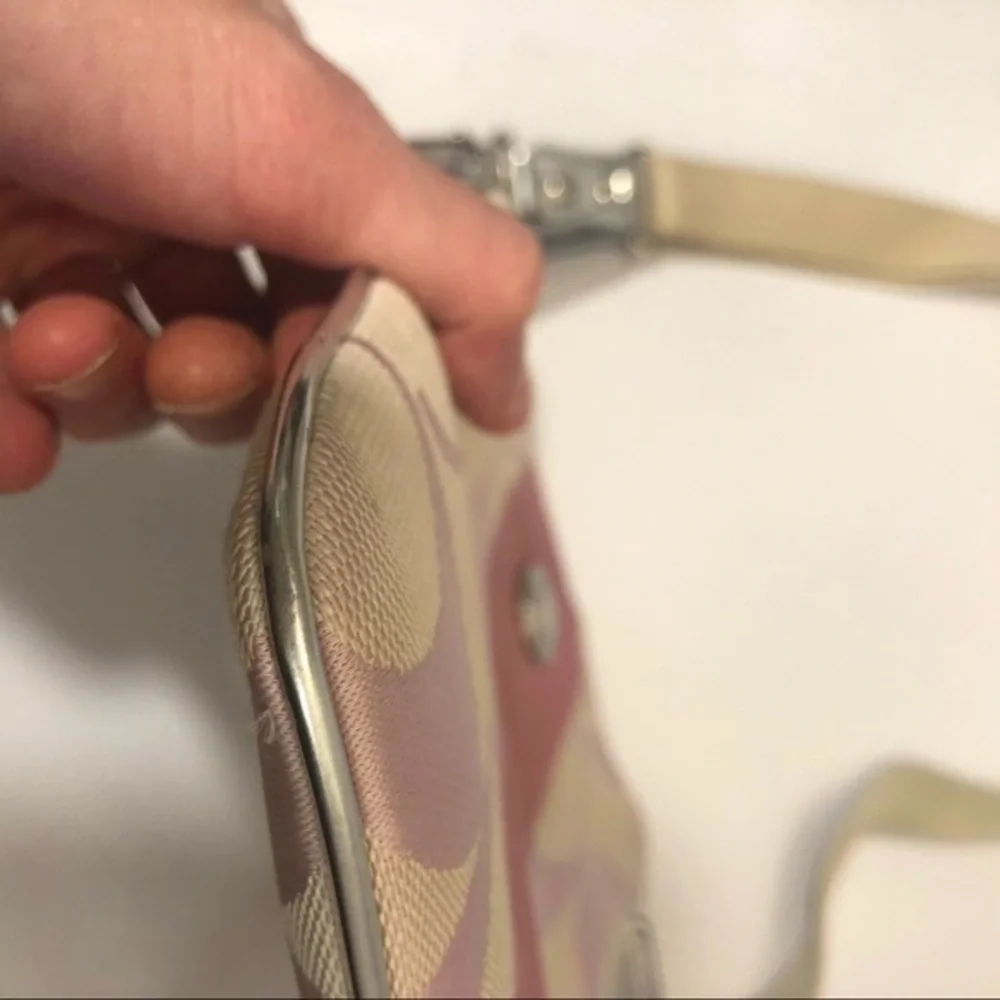 Coach 42246 vintage y2k pink signature swingpack crossbody bag
